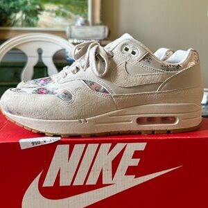 Nike Women’s Air Max 1 desert sand floral camo